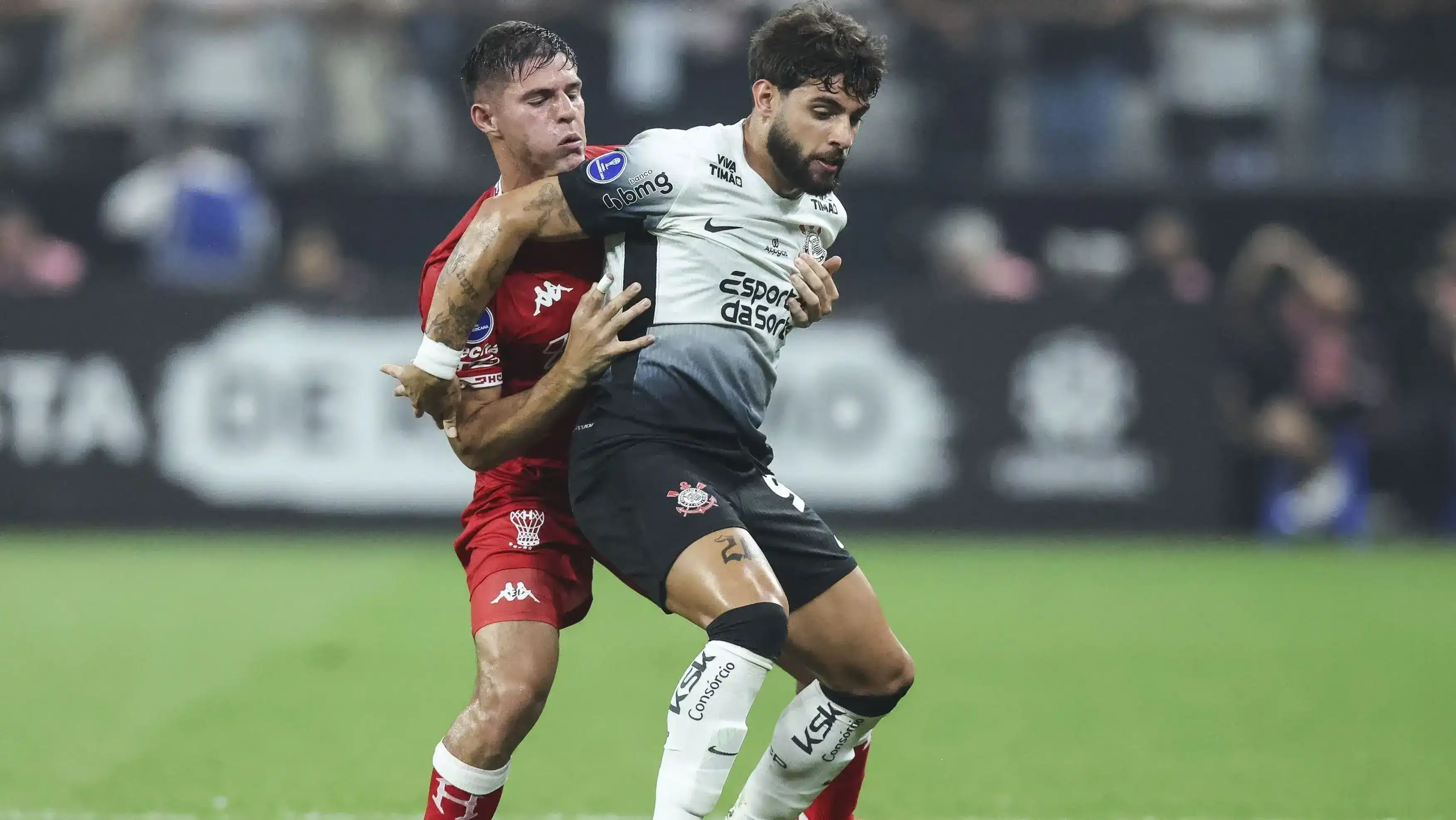 Menjelajahi Dunia Peraduan dalam Bola Sepak